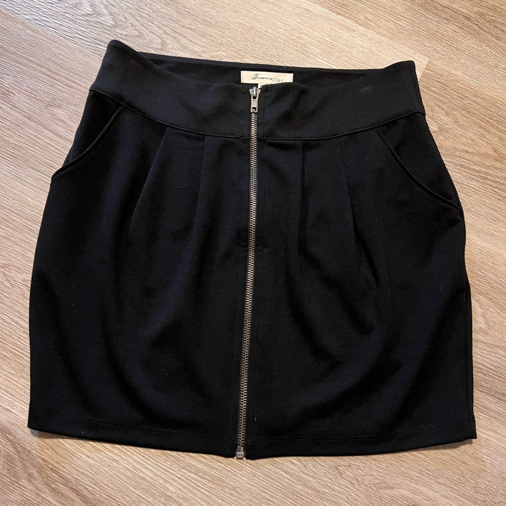 NWT Forever 21 Full Zip Mini Skirt Black Ruched with Pockets Medium